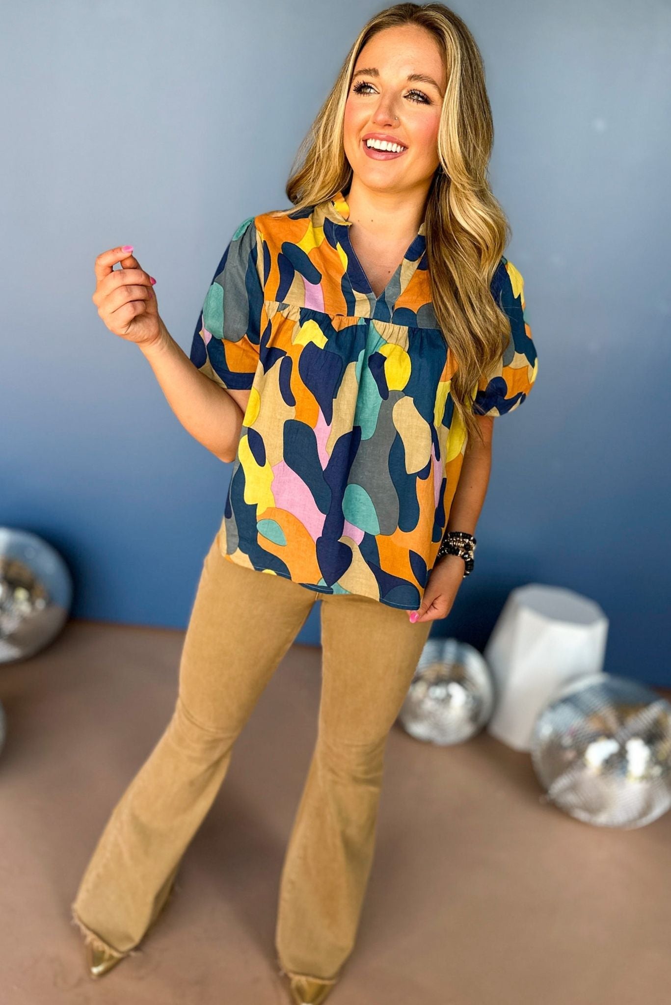THML Blue Abstract Printed V Neck Short Sleeve Top, elevated style, elevated top, printed top, must have print, must have top, fall top, summer to fall top, THML top, must have THML, mom style, chic top, shop style your senses by mallory fitzsimmons