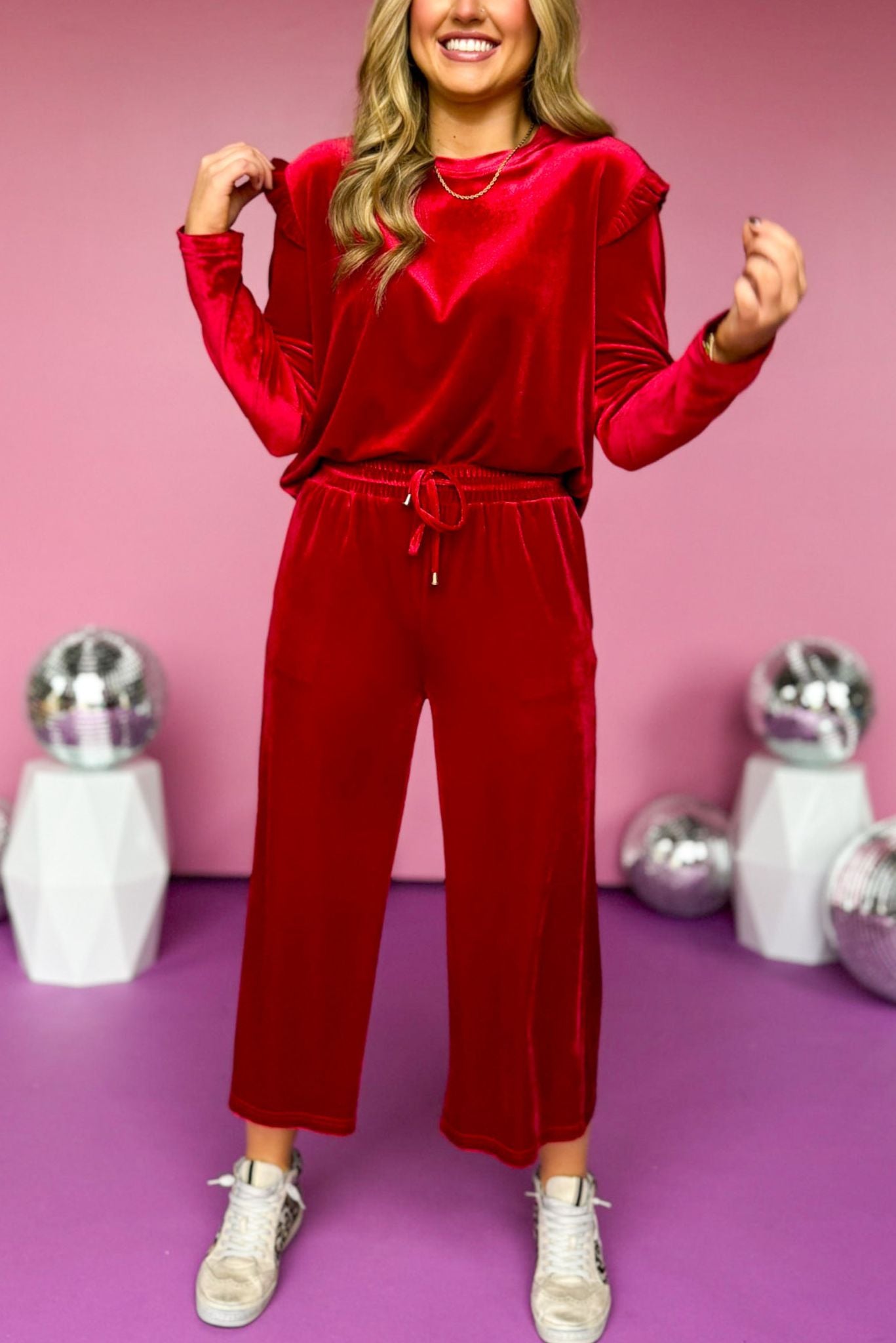 SSYS The Blair Set In Red Velvet, must have set, must have style, must have holiday, elevated set, matching set, elevated style, elevated comfy, comfortable fashion, travel set, mom style, travel style, shop style your senses by mallory fitzsimmons