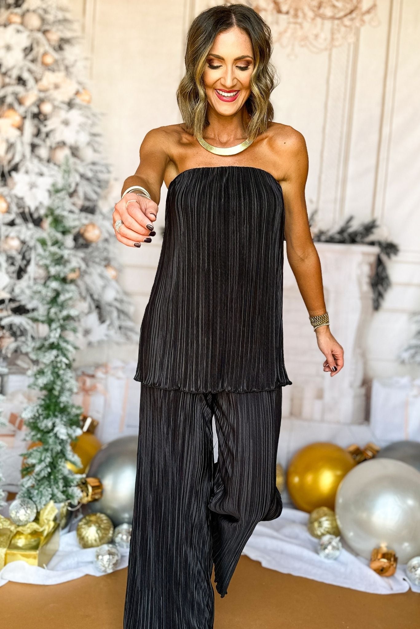 SSYS The Scarlet Set In Black, must have set, must have style, must have holiday, elevated set, matching set, elevated style, elevated holiday, holiday fashion, holiday set, mom style, holiday style, shop style your senses by mallory fitzsimmons