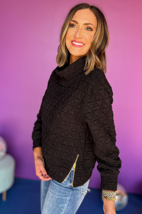 SSYS The Ava Top In Black, ssys the label, ssys pullover, must have pullover, must have style, must have fall, fall fashion, fall style, elevated style, elevated pullover, mom style, quilted style, shop style your senses by mallory fitzsimmons