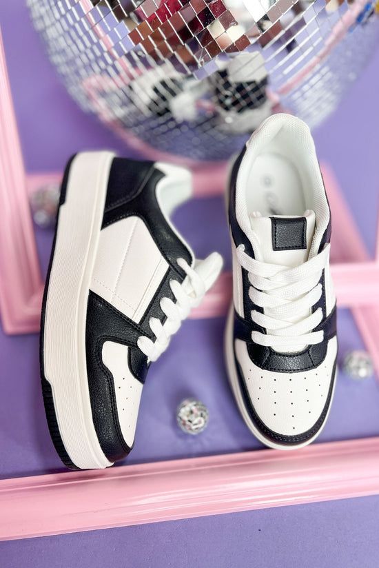 Black White Low Top Sneakers, shoes, black and white sneakers, shop style your senses by mallory fitzsimmons
