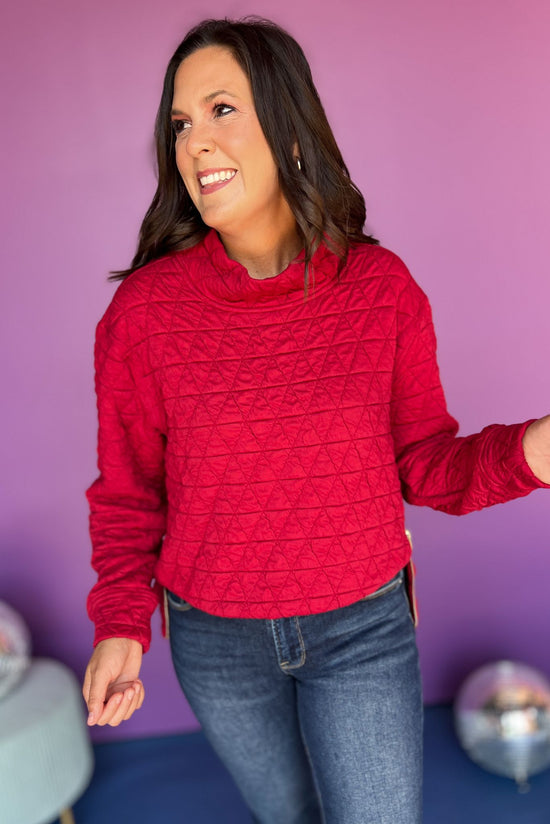 SSYS The Ava Top In Red, ssys the label, ssys pullover, must have pullover, must have style, must have fall, fall fashion, fall style, elevated style, elevated pullover, mom style, quilted style, shop style your senses by mallory fitzsimmons