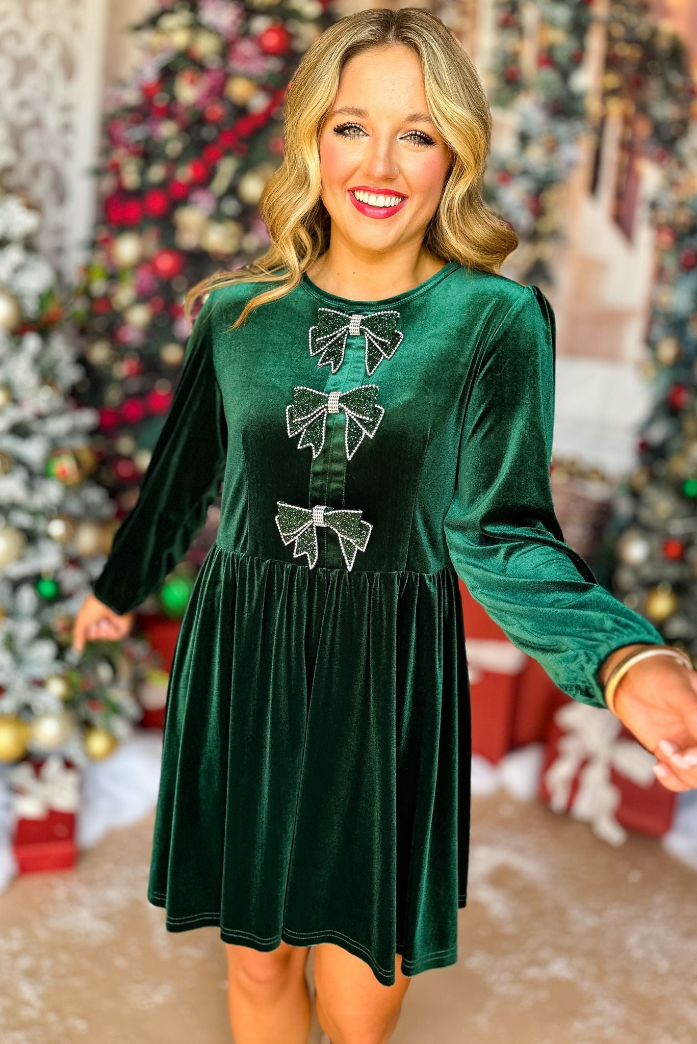  SSYS The Eloise Dress In Green Velvet, must have dress, must have style, holiday style, holiday fashion, elevated style, elevated dress, mom style, holiday collection, holiday dress, shop style your senses by mallory fitzsimmons
