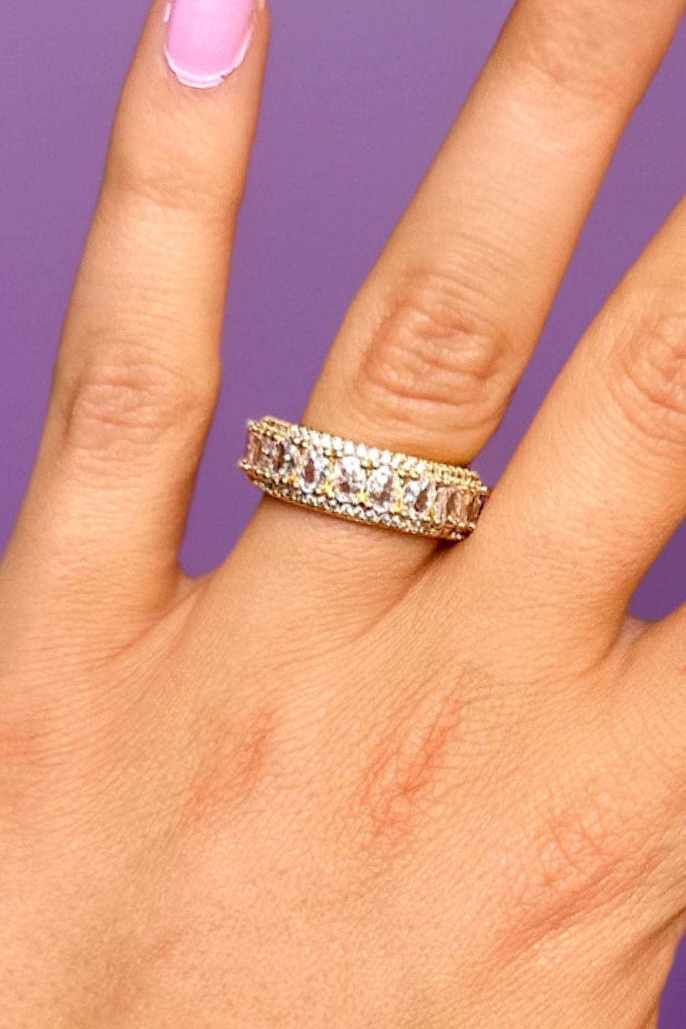 Load image into Gallery viewer, Gold Rhinestone Ring
