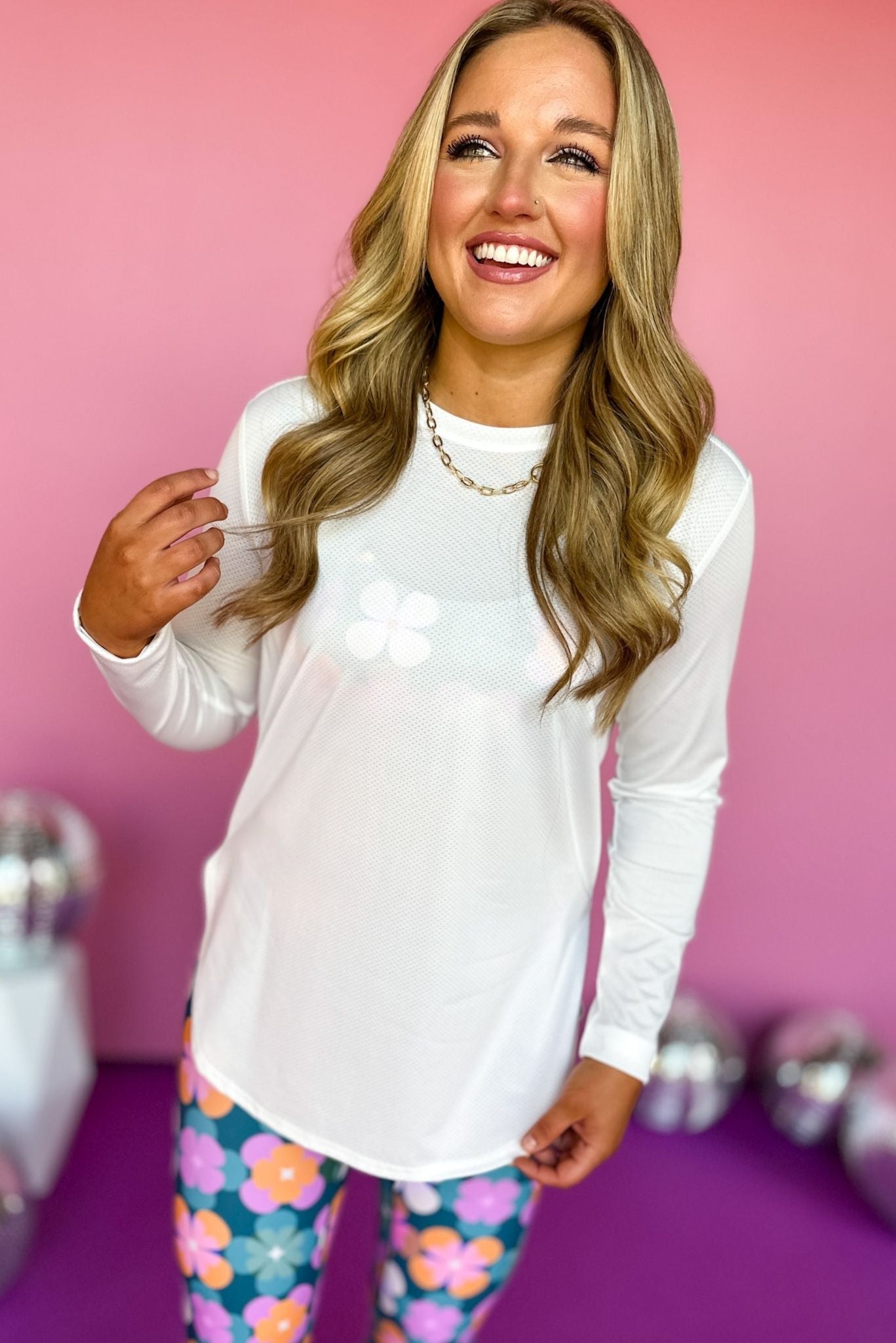 Load image into Gallery viewer, SSYS Ivory Long Sleeve Active Top, elevated top, elevated style, elevated athleisure, must have top, must have style, fall athleisure, fall style, athletic style, mom style, shop style your senses by mallory fitzsimmons
