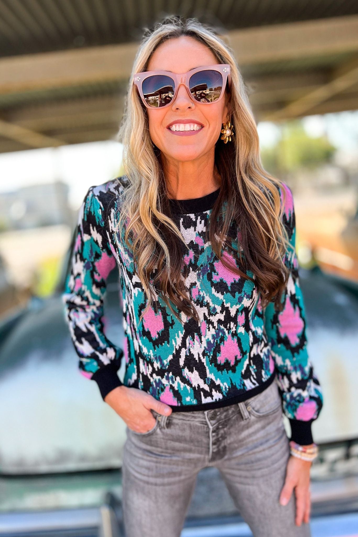 Load image into Gallery viewer, black Blue Printed Puff Sleeve Sweater, fall fashion, fall must have, mom style, elevated look, sweater weather, work wear, shop style your senses by mallory fitzsimmons
