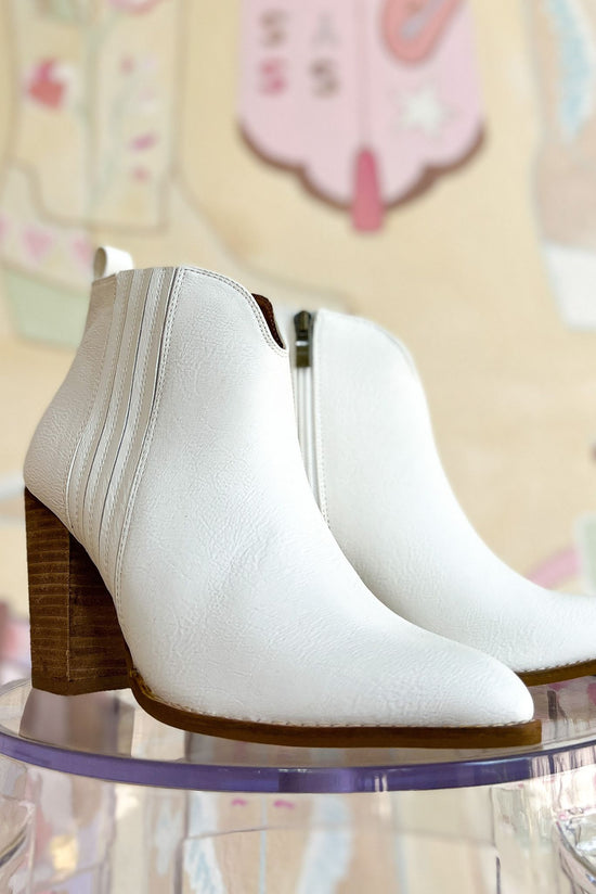 White Pointed Toe Ankle Booties, must have fall booties, SSYS Signature, mom style, everyday wear, chic updated white boot, date night, shop style your senses by mallory fitzsimmons