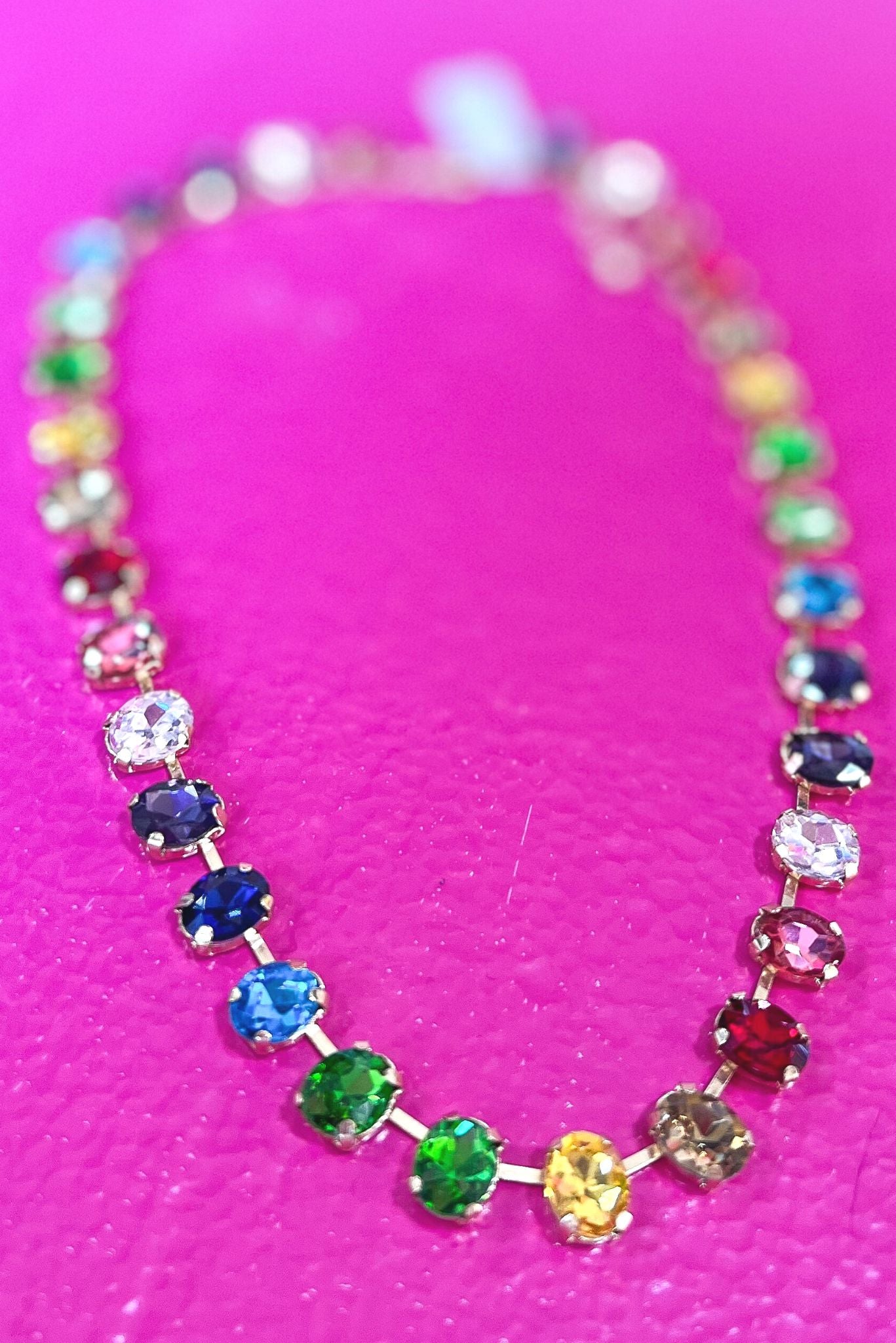 Load image into Gallery viewer, colorful Oval Rhinestone Link Necklace, fall fashion, must have, elevated look, mom style, beaded detail, shop style your senses by mallory fitzsimmons
