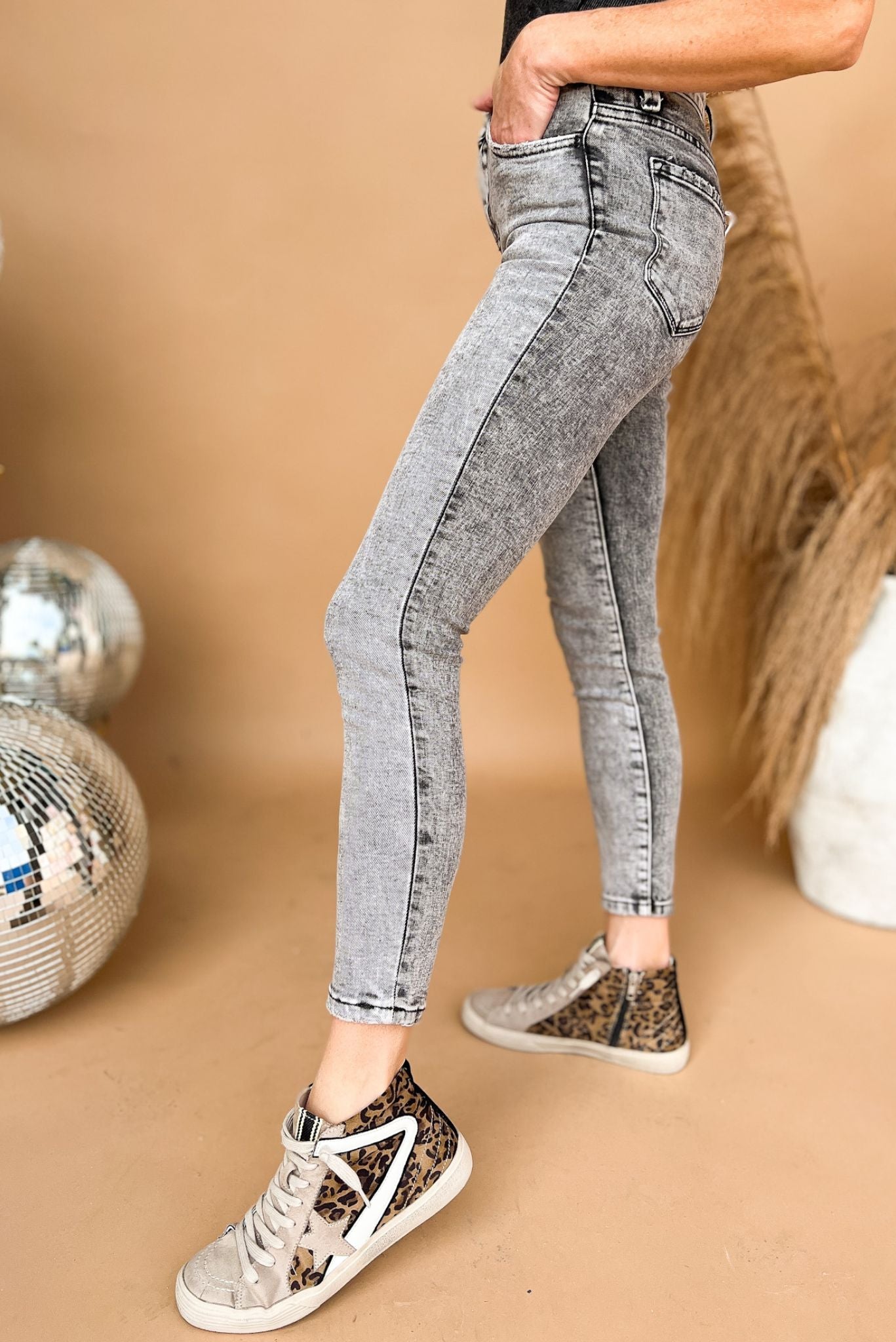 Load image into Gallery viewer, Vervet Grey Two Tone Contrast High Rise Skinny Jeans *FINAL SALE*
