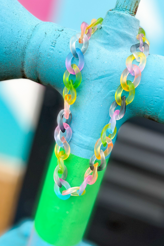 Load image into Gallery viewer, Multi Color Ombre Resin Chain Link Necklace

