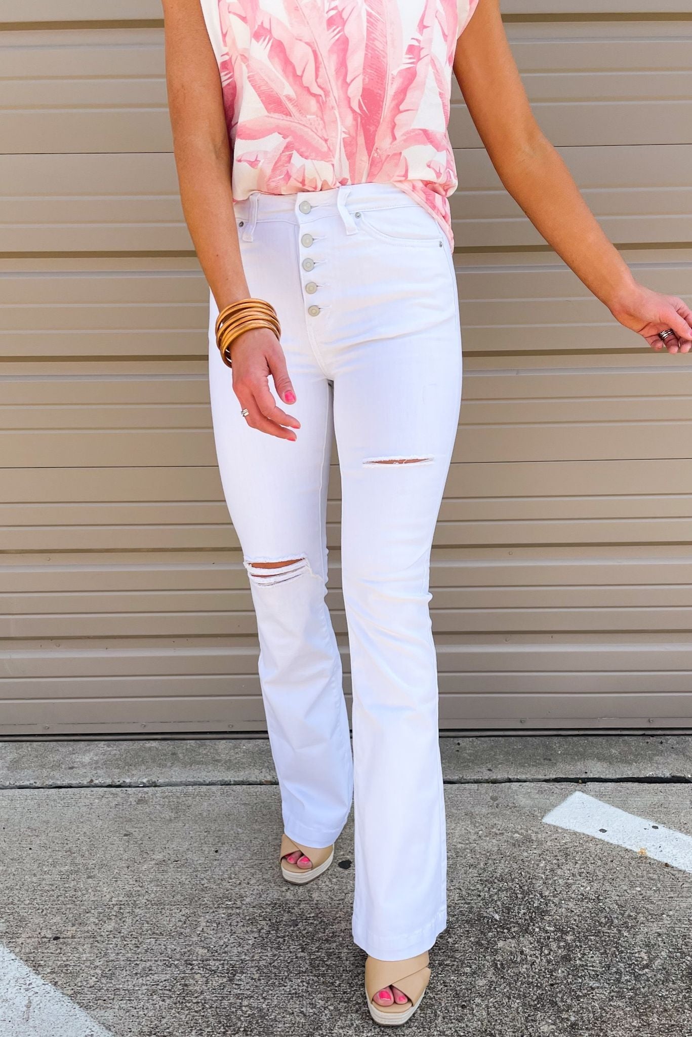 white flare button fly jeans, spring jeans, summery jeans, shop style your senses by Mallory Fitzsimmons 