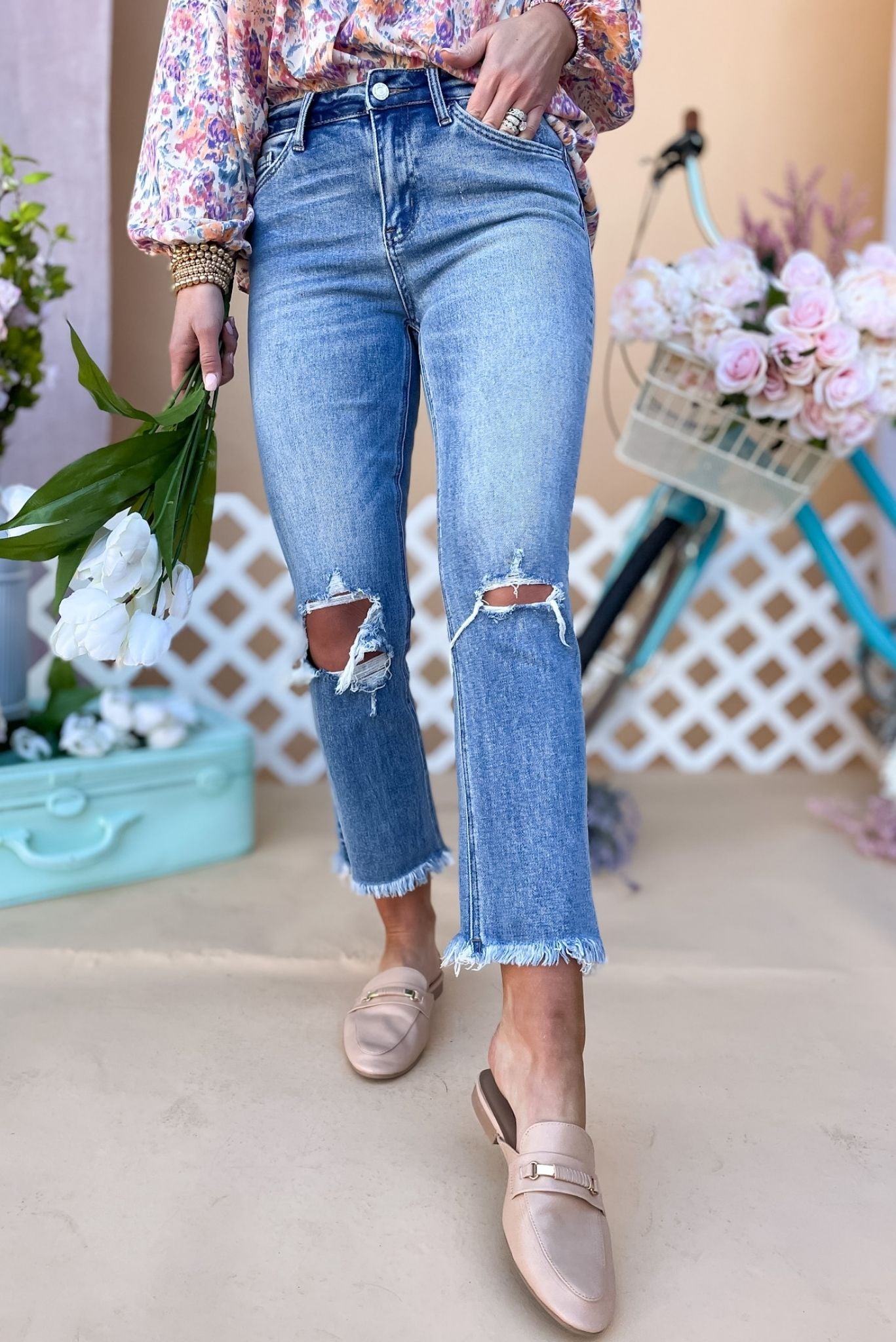 medium wash high rise stretch distressed crop jeans, distressed jeans, medium wash, denim, spring florals, shop style your senses by mallory Fitzsimmons 