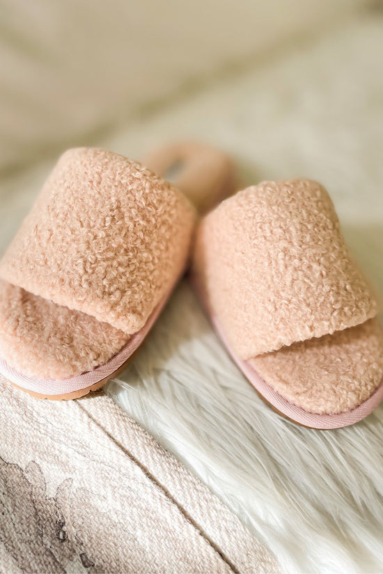 blush teddy faux fur slippers, pajama collection, comfy style, shop style your senses by mallory fitzsimmons