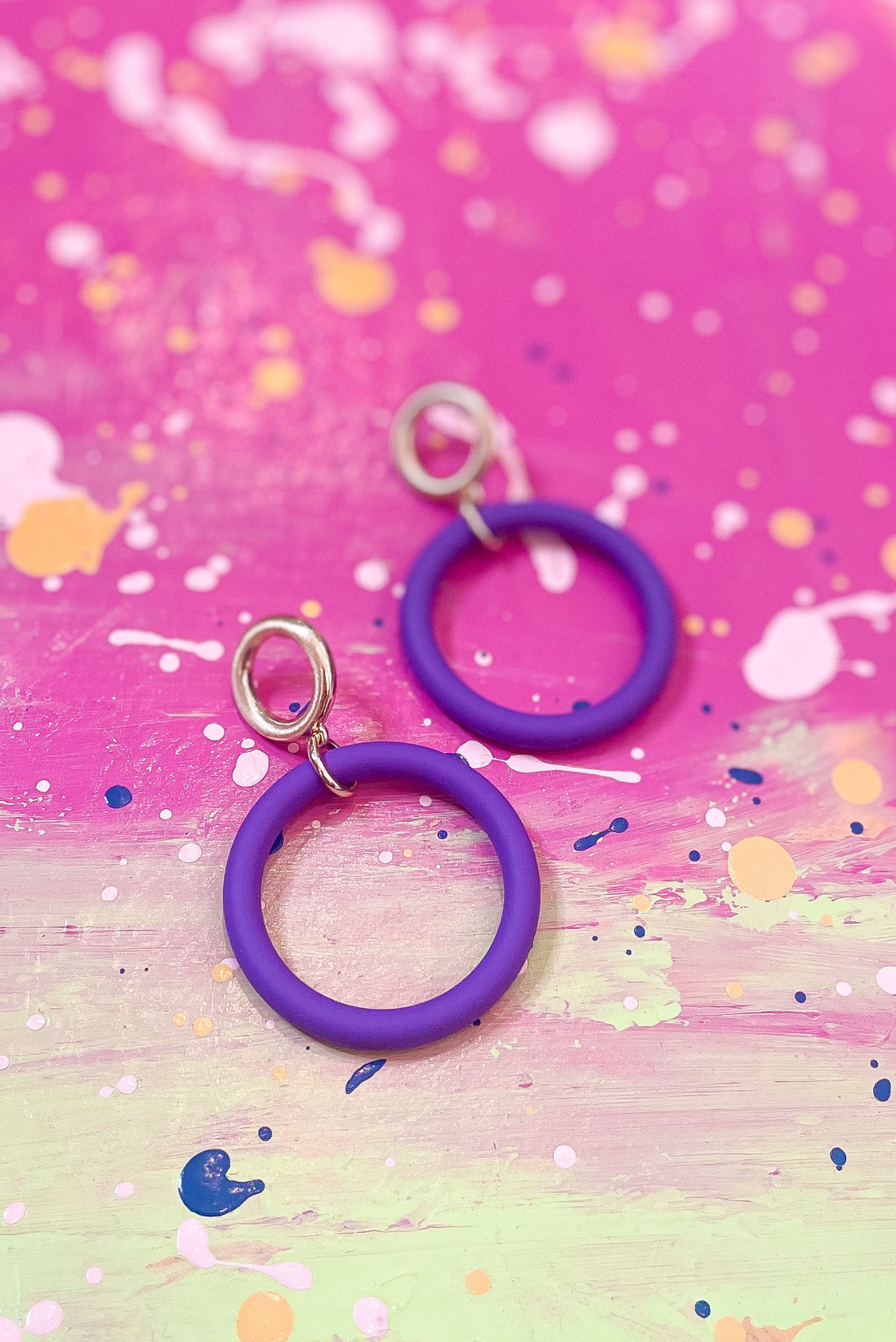 Load image into Gallery viewer, Purple Gold Circle Link Earrings
